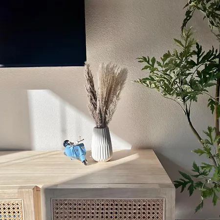 Vespa Azzurra Free Parking Аккуазериа